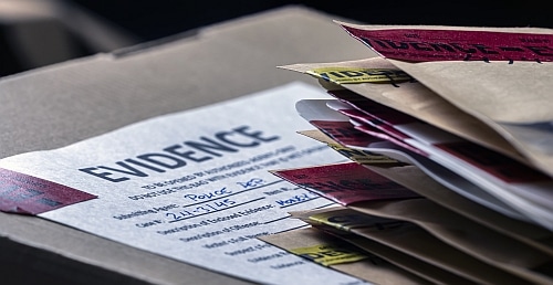 private investigators can spot tampered and fake documents